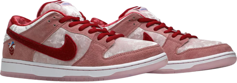 Dunk Low SB x StrangeLove ‘Valentine’s Day’ – 4